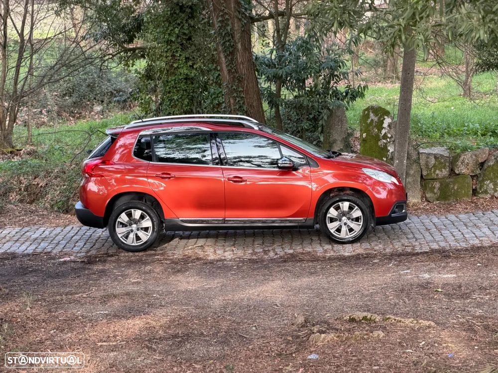 Peugeot 2008 1.2 PureTech Allure EAT6 - 41