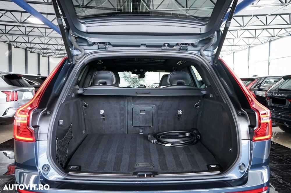 Volvo XC 60 T6 AWD Plus Black Edition - 22
