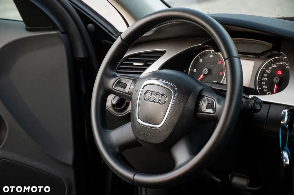 Audi A4 Avant 2.0 TDI DPF quattro Ambiente - 30