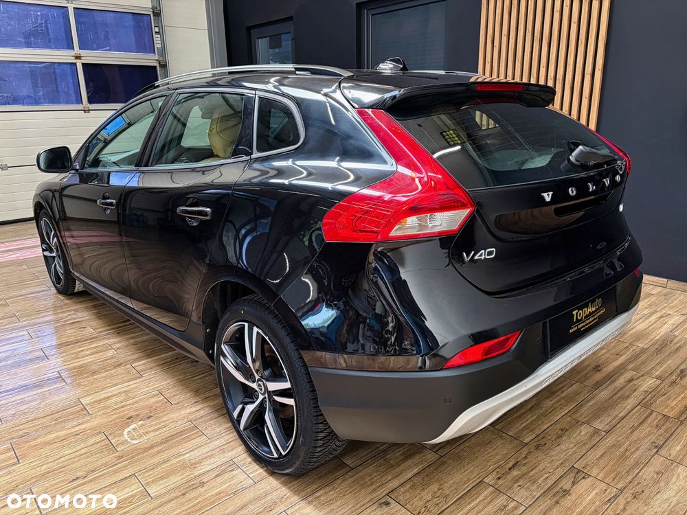 Volvo V40 Cross Country D2 Momentum - 10