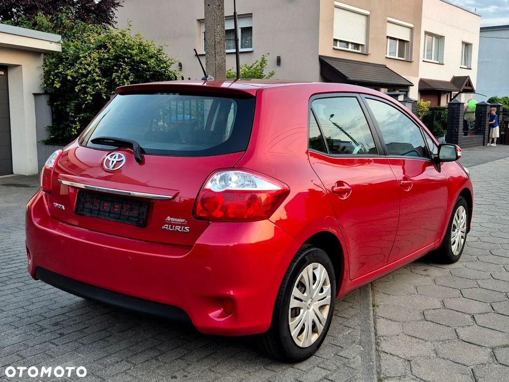 Toyota Avensis - 6