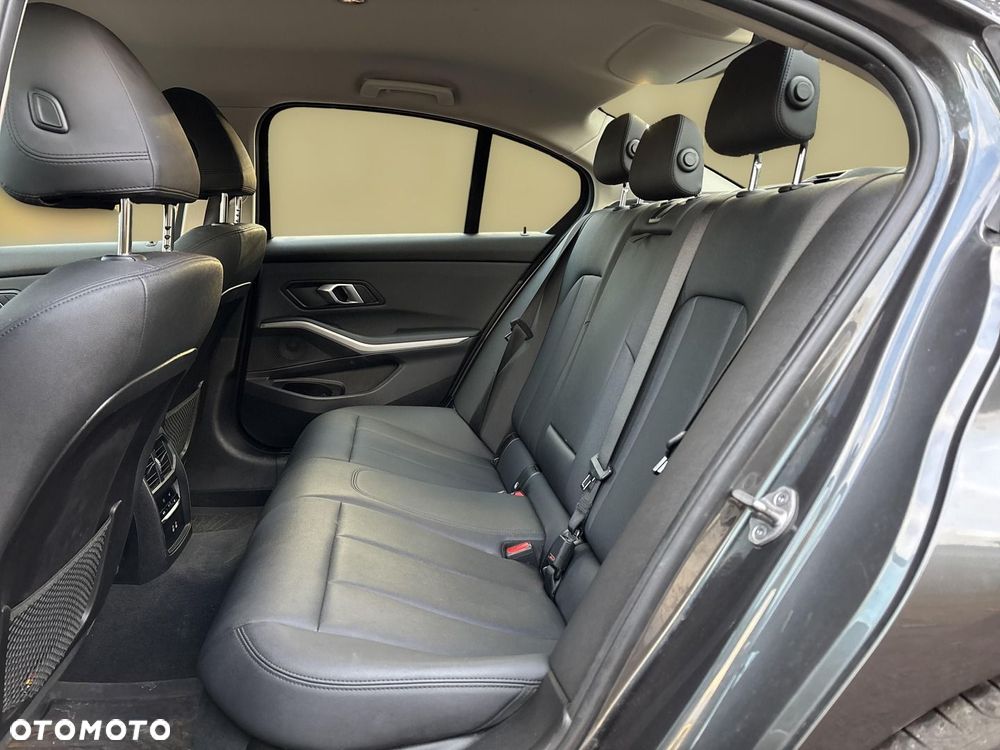 BMW Seria 3 320d Advantage - 14