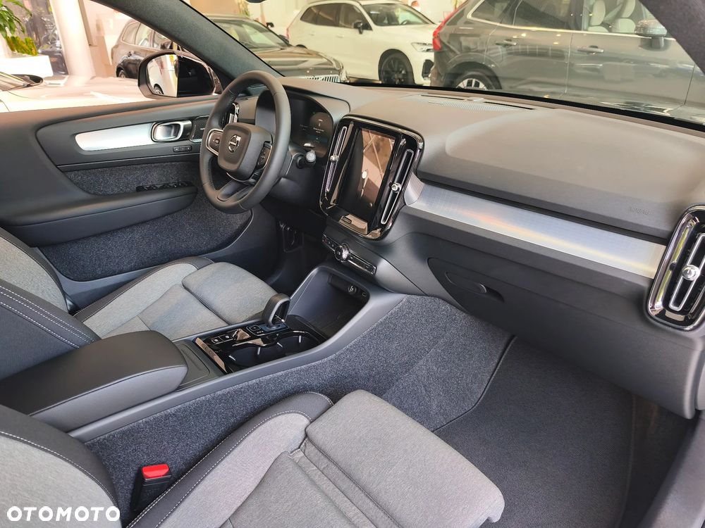 Volvo XC 40 B3 Plus Dark - 10