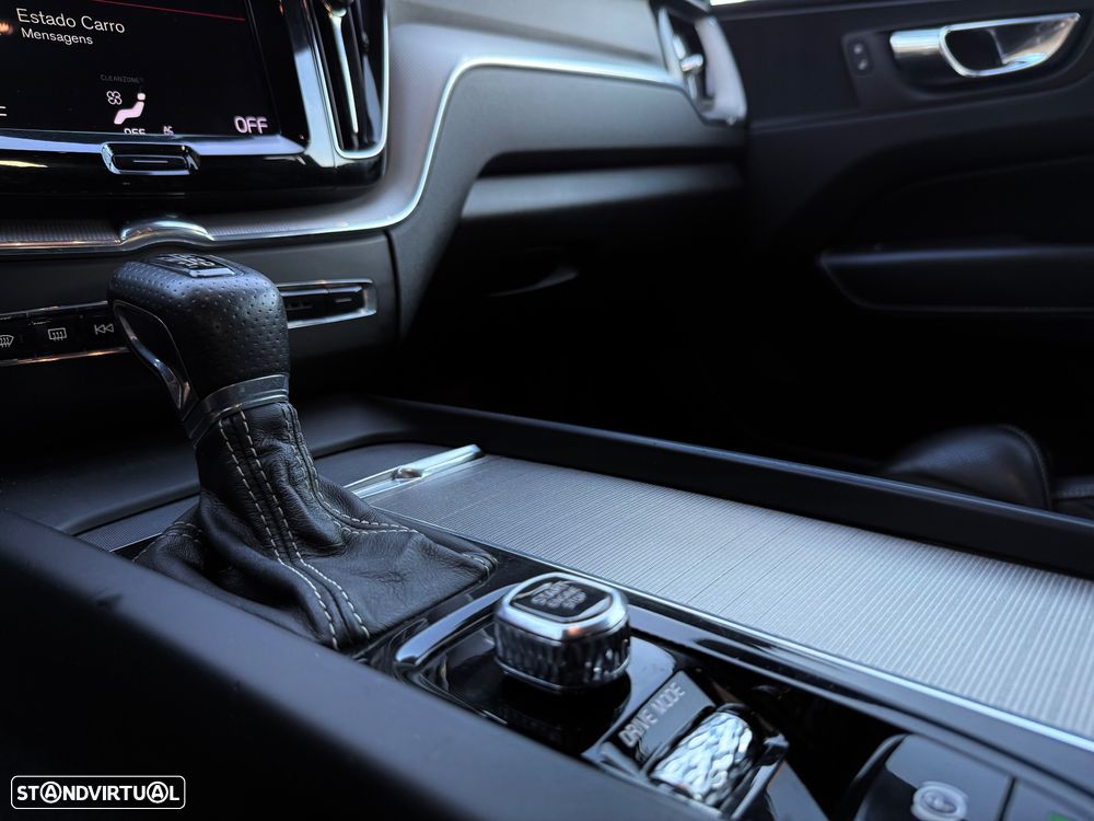 Volvo XC 60 2.0 D4 R-Design Geartronic - 38