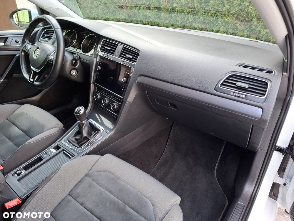 Volkswagen Golf - 13