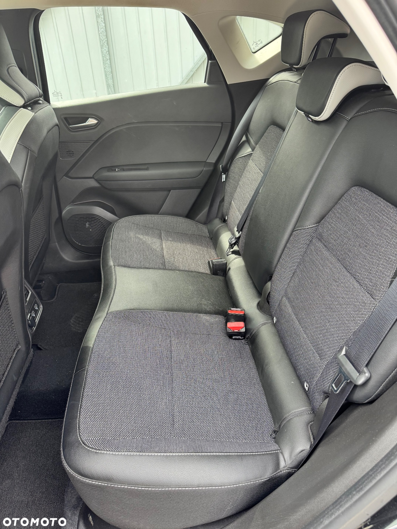 Renault Captur TCe Mild Hybrid 160 EDC TECHNO - 14