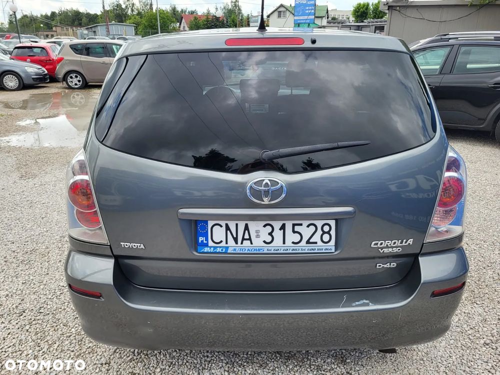 Toyota Corolla Verso 2.2 D-4D X 7os - 7