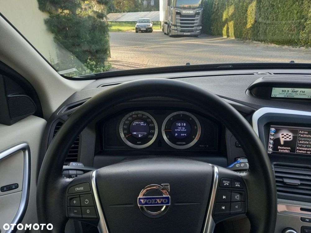 Volvo XC 60 D3 R Design - 34