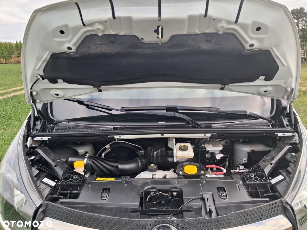 Opel Vivaro - 16