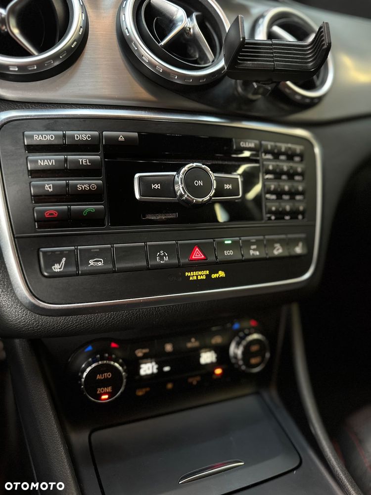 Mercedes-Benz GLA 250 4-Matic - 12
