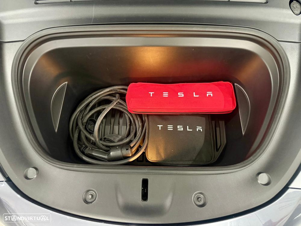Tesla Model Y Long Range Dual Motor AWD - 14