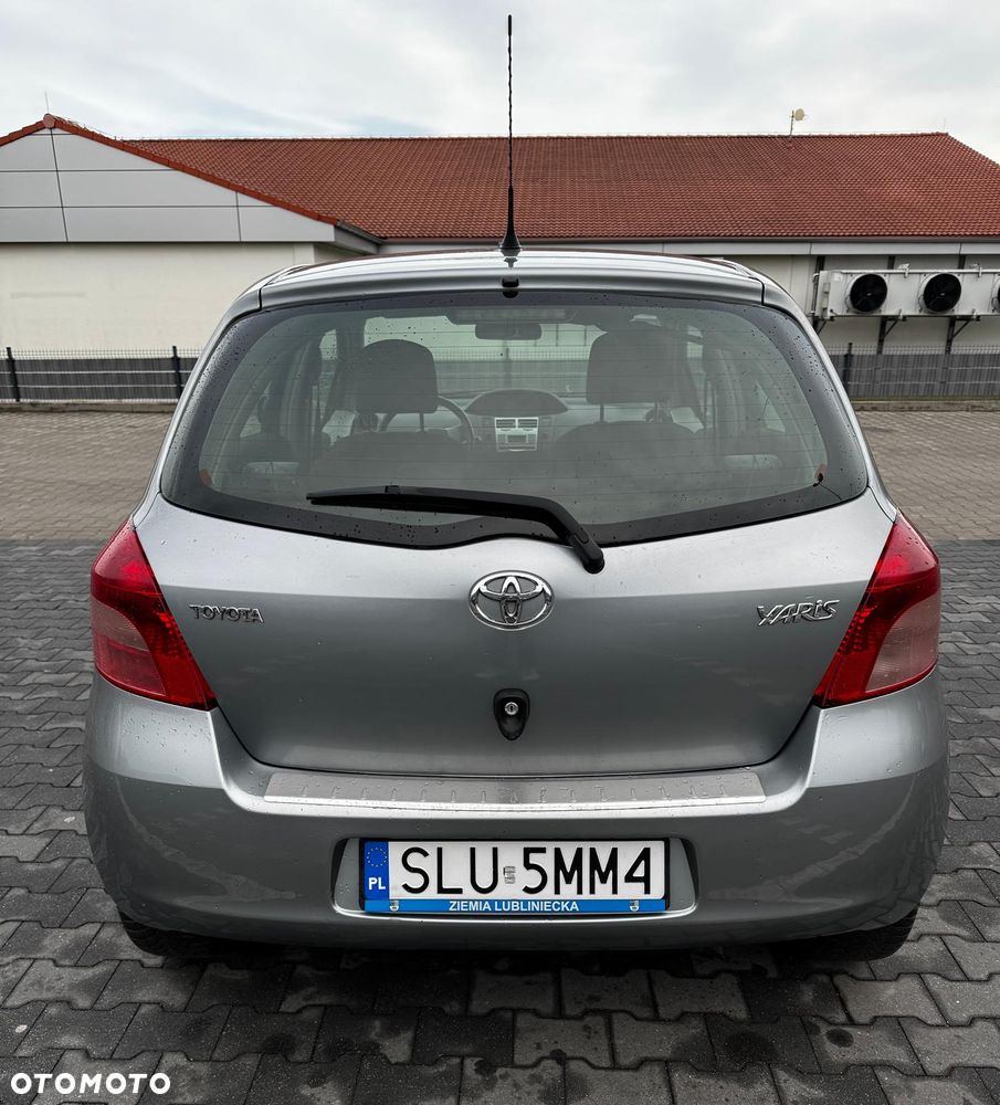 Toyota Yaris - 8