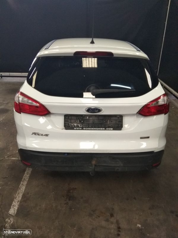 Para Peças Ford Focus Iii Três Volumes - 4