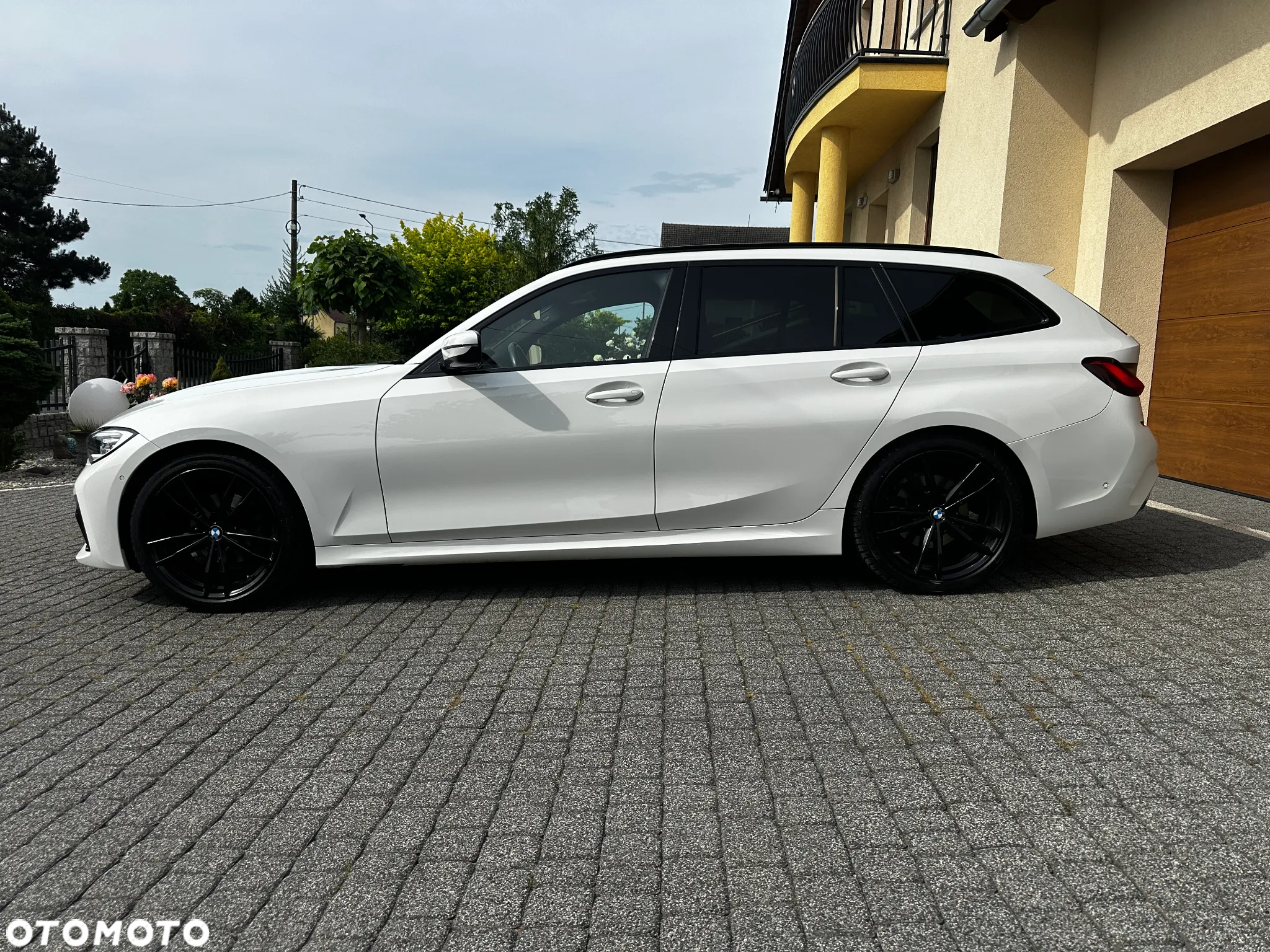 BMW Seria 3 318d Touring Edition M Sport Shadow - 3