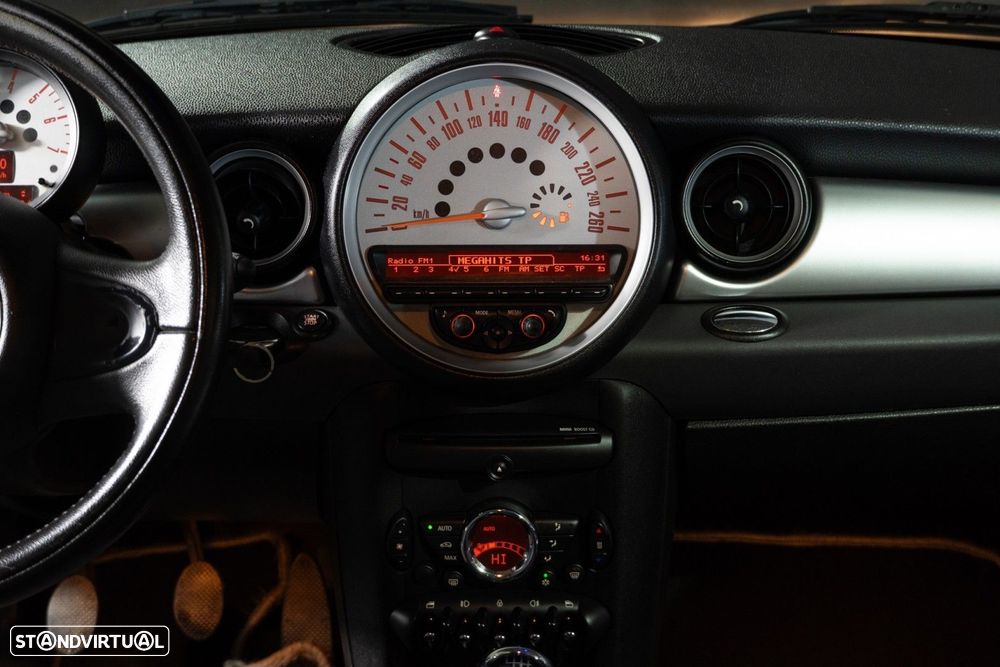 MINI 3 Portas One D - 12