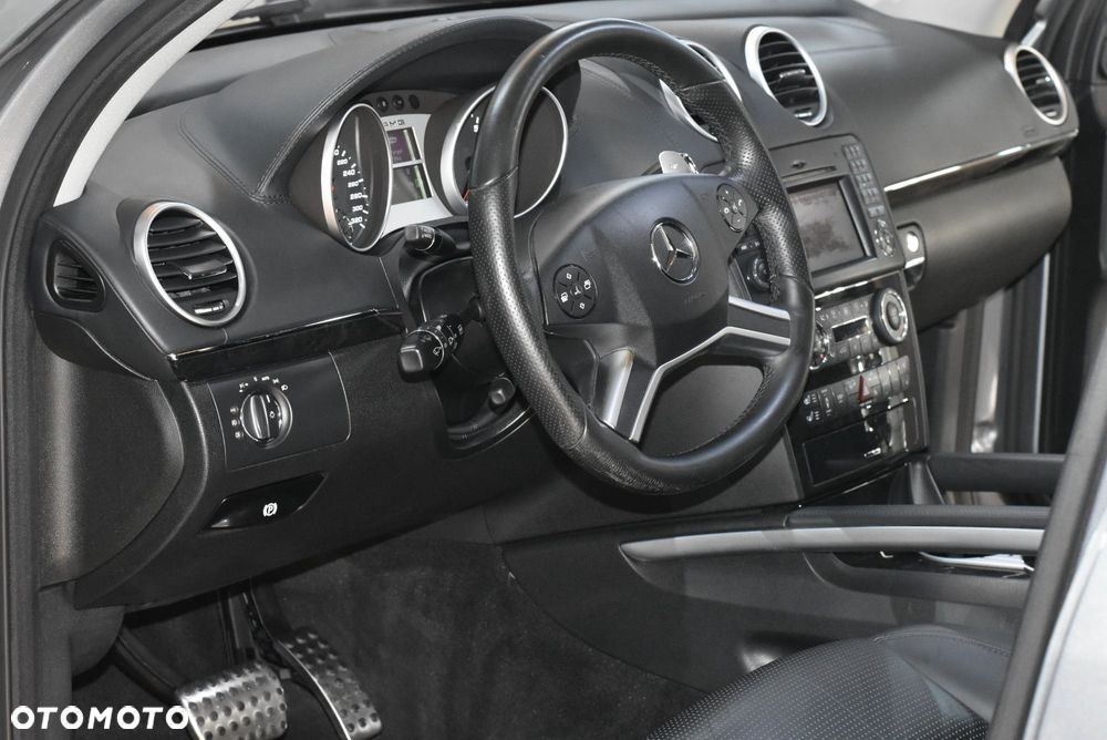 Mercedes-Benz ML 63 AMG 4-Matic - 11