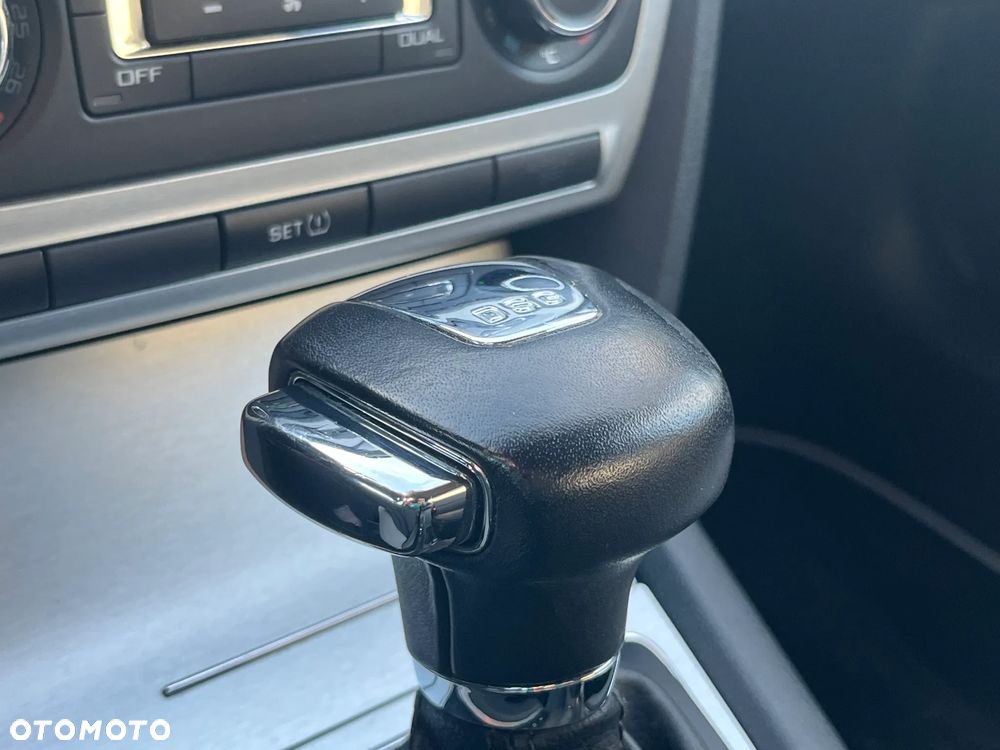 Skoda Octavia 2.0 TDI DPF RS DSG - 10