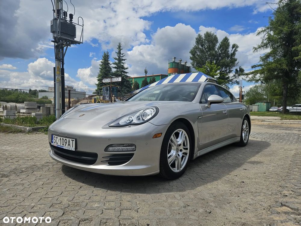 Porsche Panamera - 1