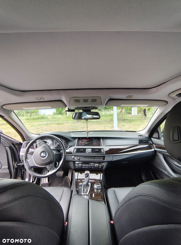 BMW Seria 5 535i xDrive - 11
