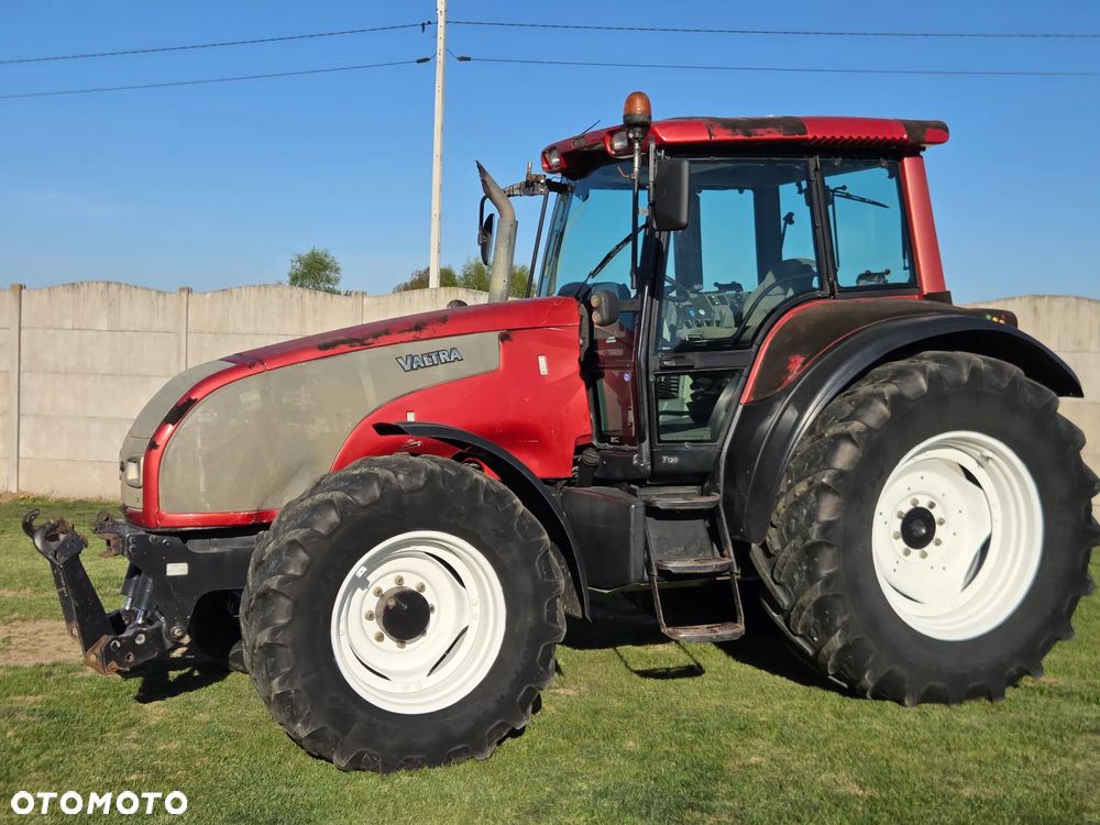 Valtra T120 - 1