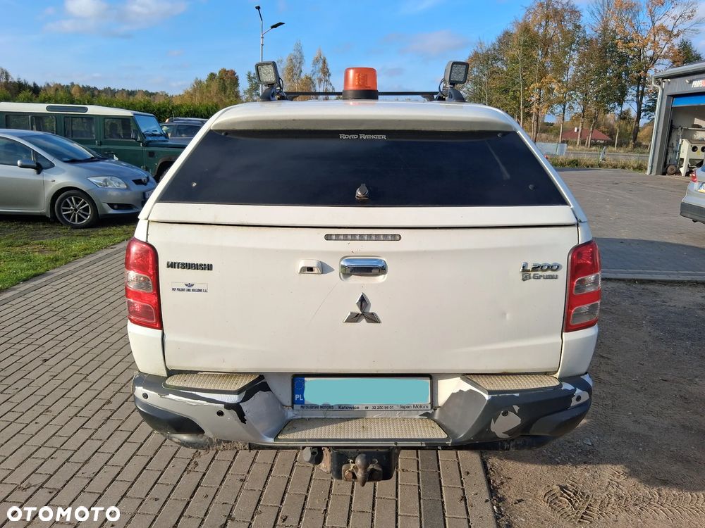 Mitsubishi L200 2.4 d DC Intense + - 12