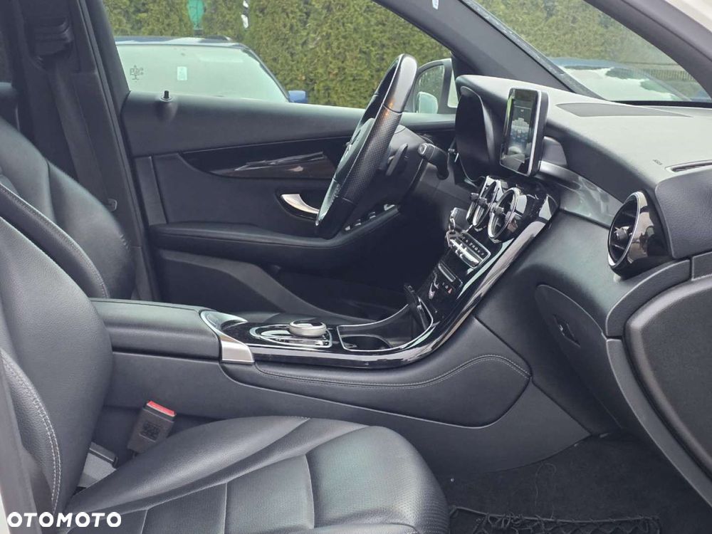 Mercedes-Benz GLC - 13