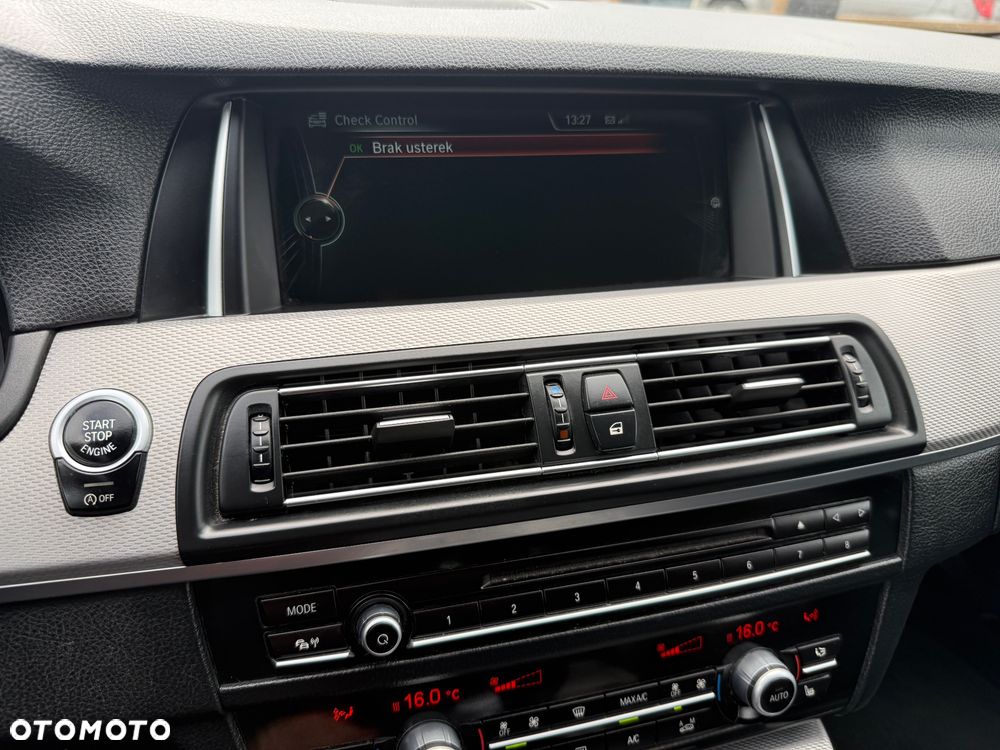 BMW Seria 5 525d Sport-Aut Luxury Line - 14