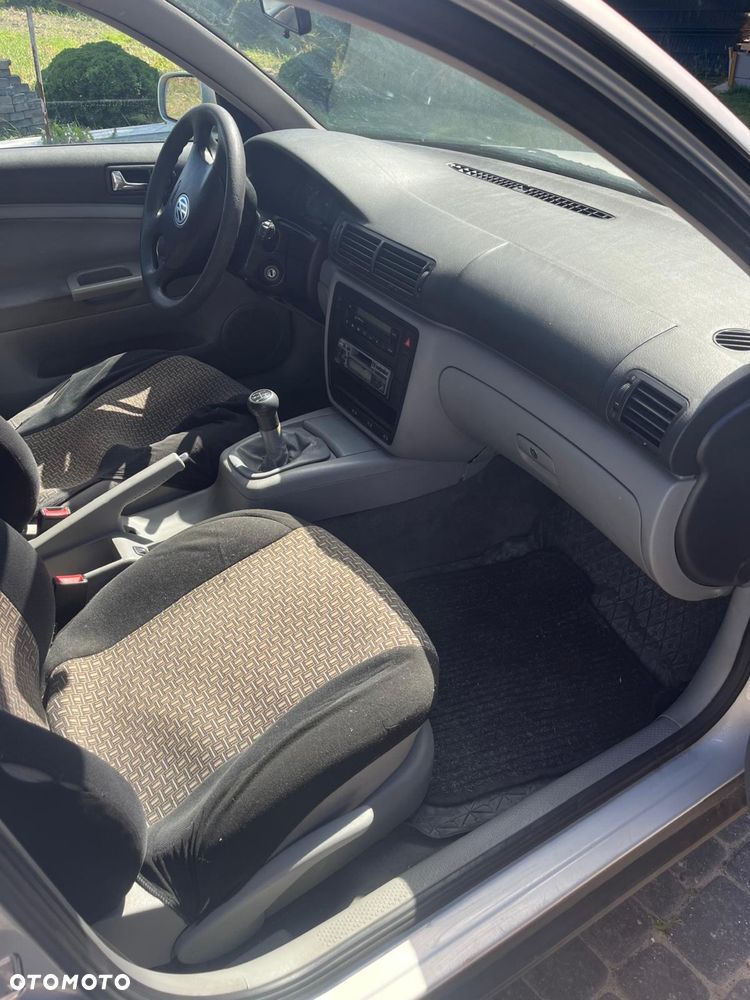 Volkswagen Passat - 8