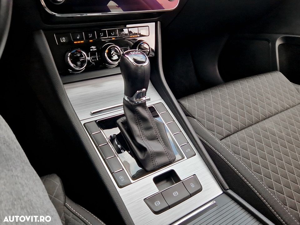Skoda Superb 2.0 TDI DSG Ambition - 19