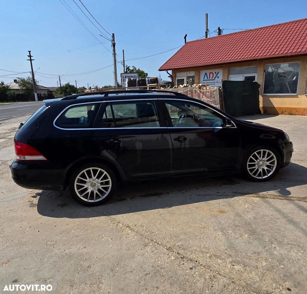 Volkswagen Golf 2.0 TDI DSG Trendline - 6