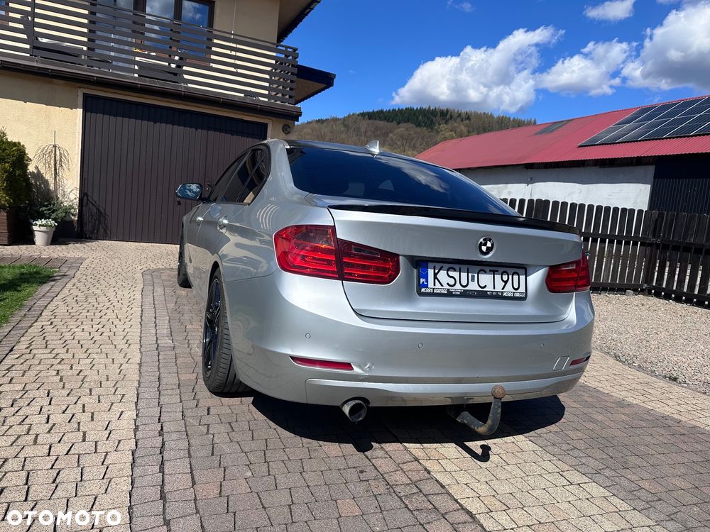BMW Seria 3 320i Sport Line - 7