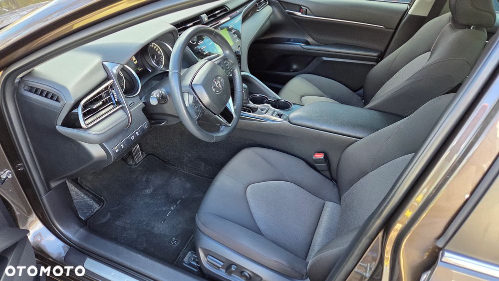 Toyota Camry 2.5 Hybrid Executive CVT - 9