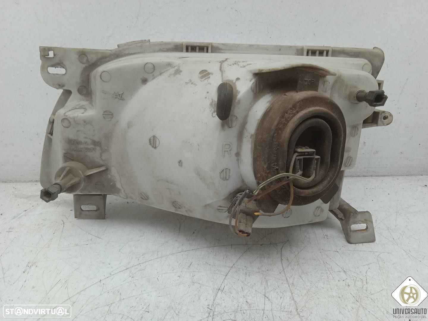 FAROL DIREITO FORD TRANSIT FURGÃO 1994 - 3