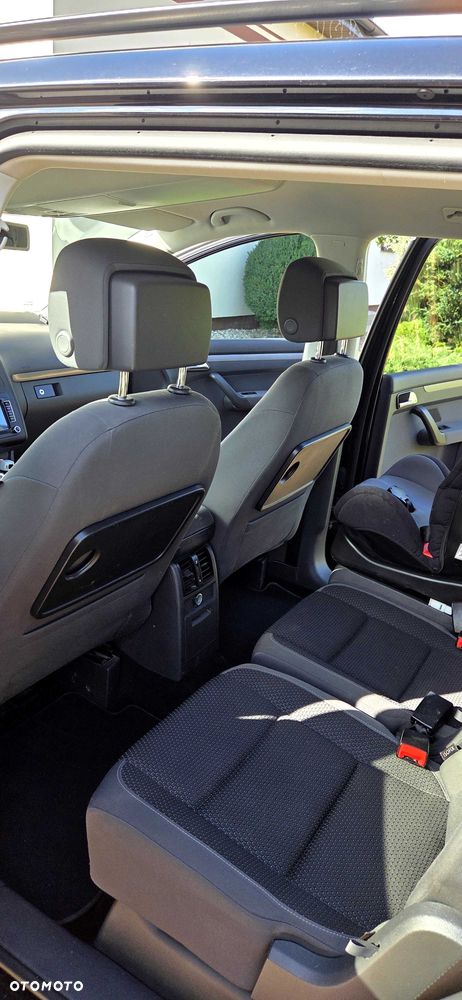 Volkswagen Touran - 5
