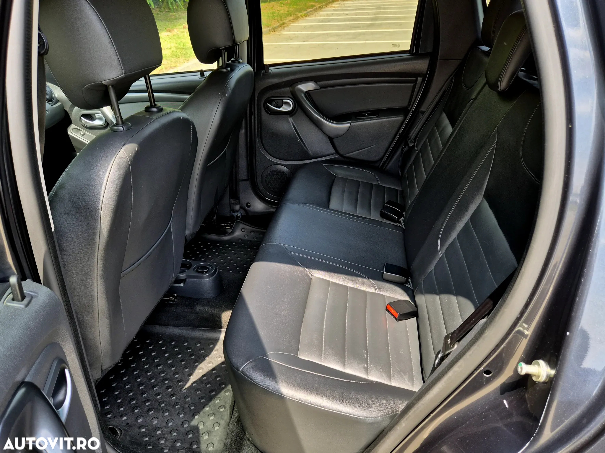 Dacia Duster 1.5 dCi 4x2 Laureate - 19