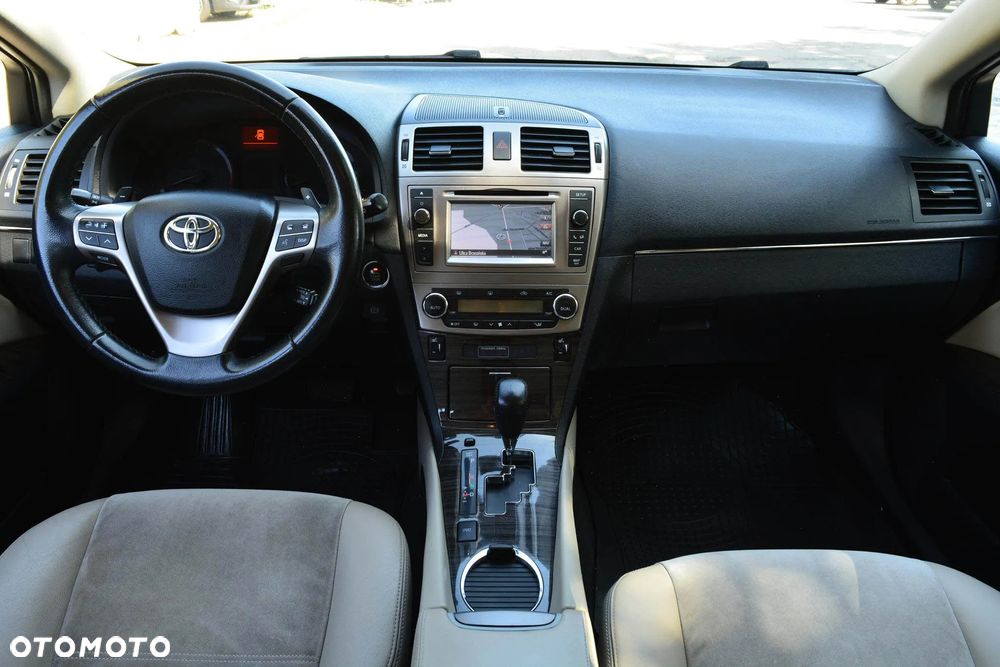 Toyota Avensis 2.2 D-CAT Premium - 13
