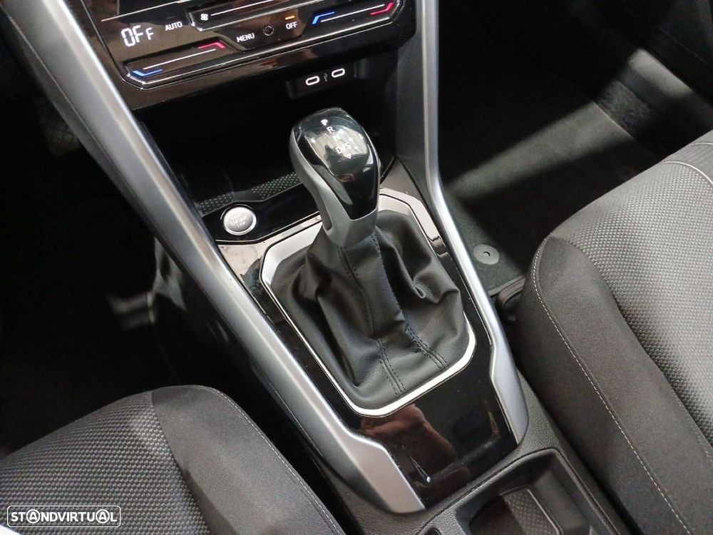 VW T-Roc - 30