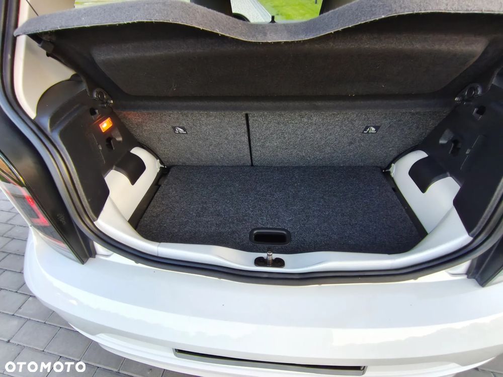 Volkswagen up! - 17