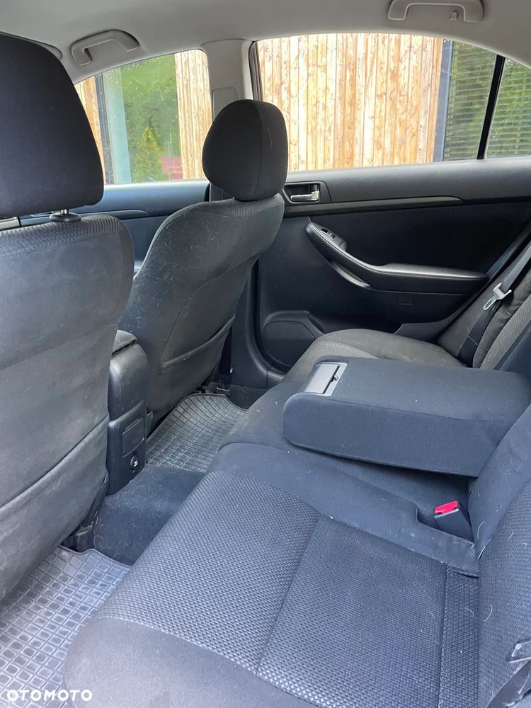 Toyota Avensis 2.0 VVT-i Sol plus - 6