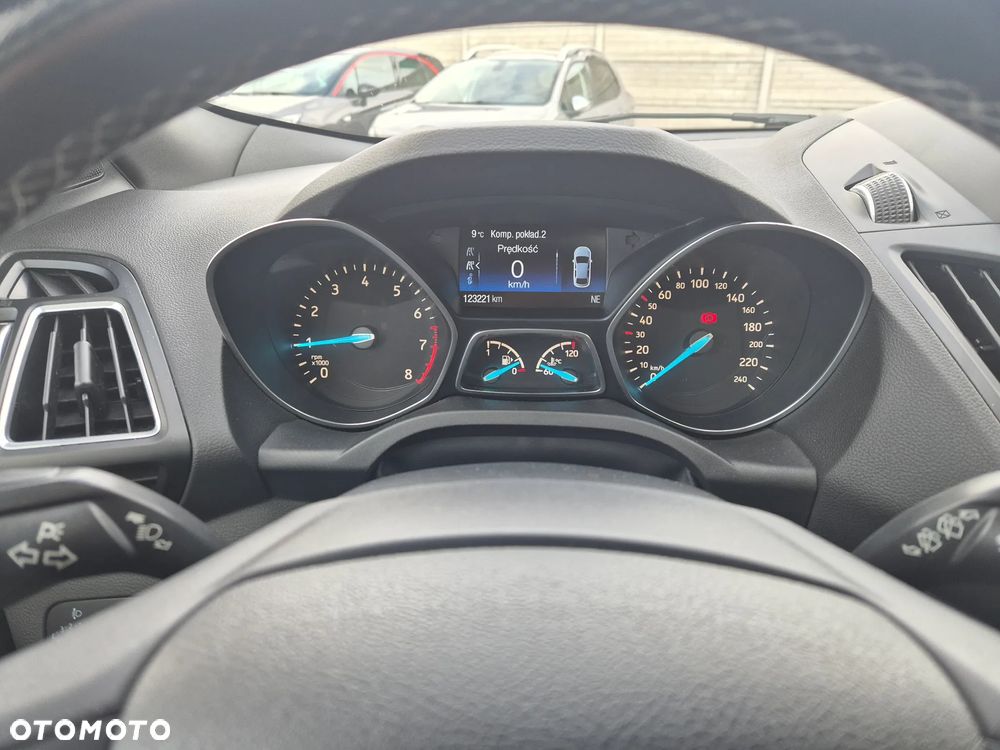 Ford Kuga 1.5 EcoBoost 2x4 ST-Line - 25