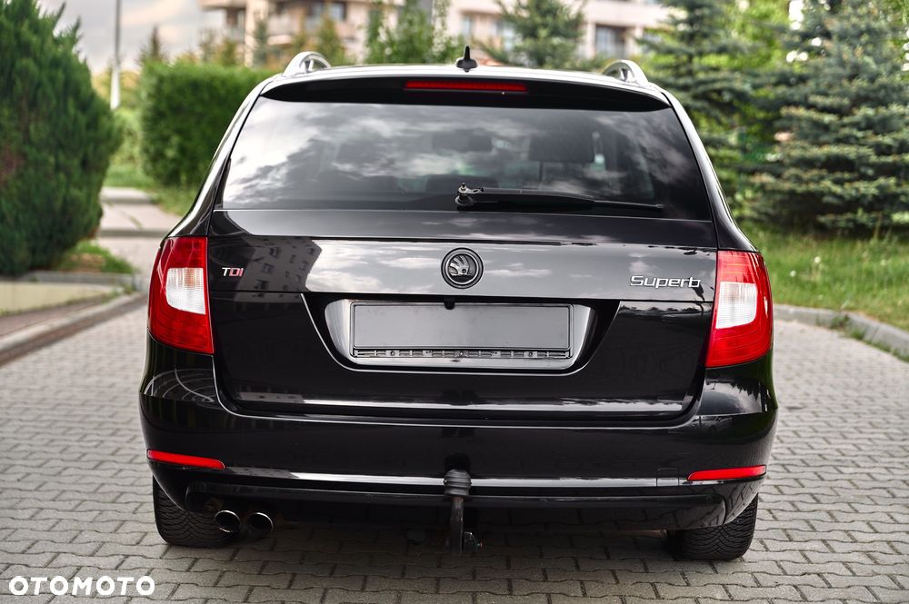Skoda Superb 2.0 TDI DSG Exclusive - 11
