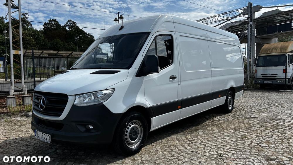 Mercedes-Benz Sprinter 319 - 4