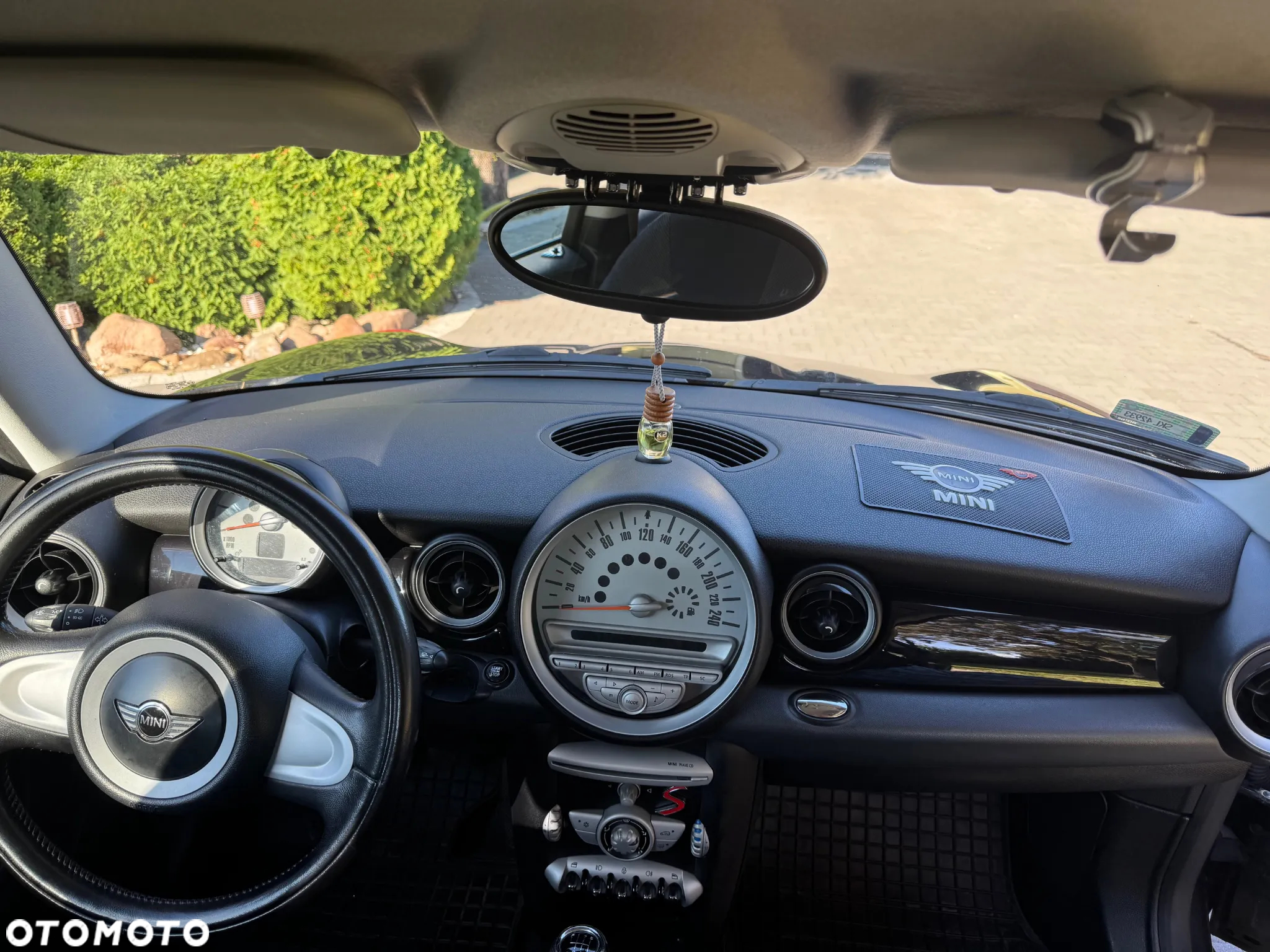 MINI Cooper Standard - 10
