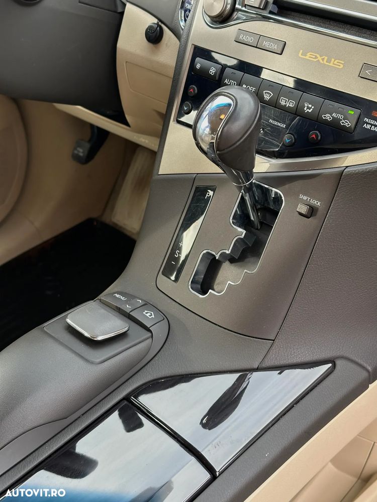 Lexus Seria RX - 14