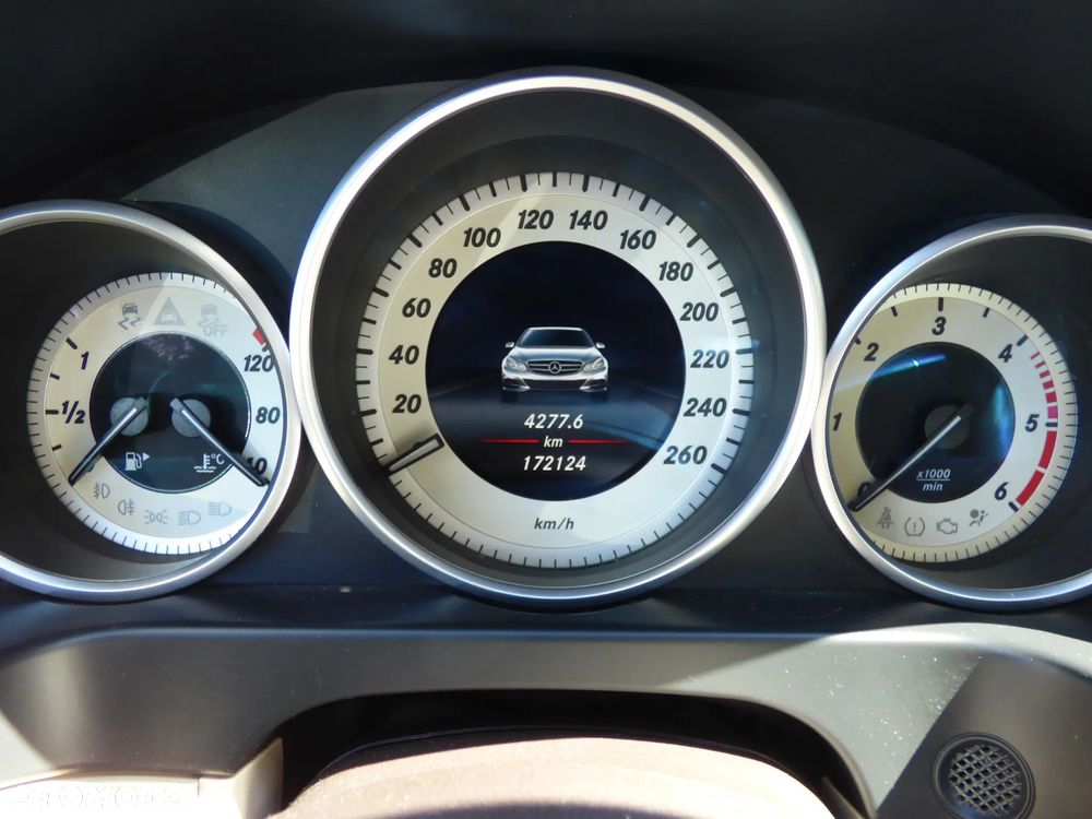 Mercedes-Benz Klasa E 220 BlueTEC 4-Matic Avantgarde - 14