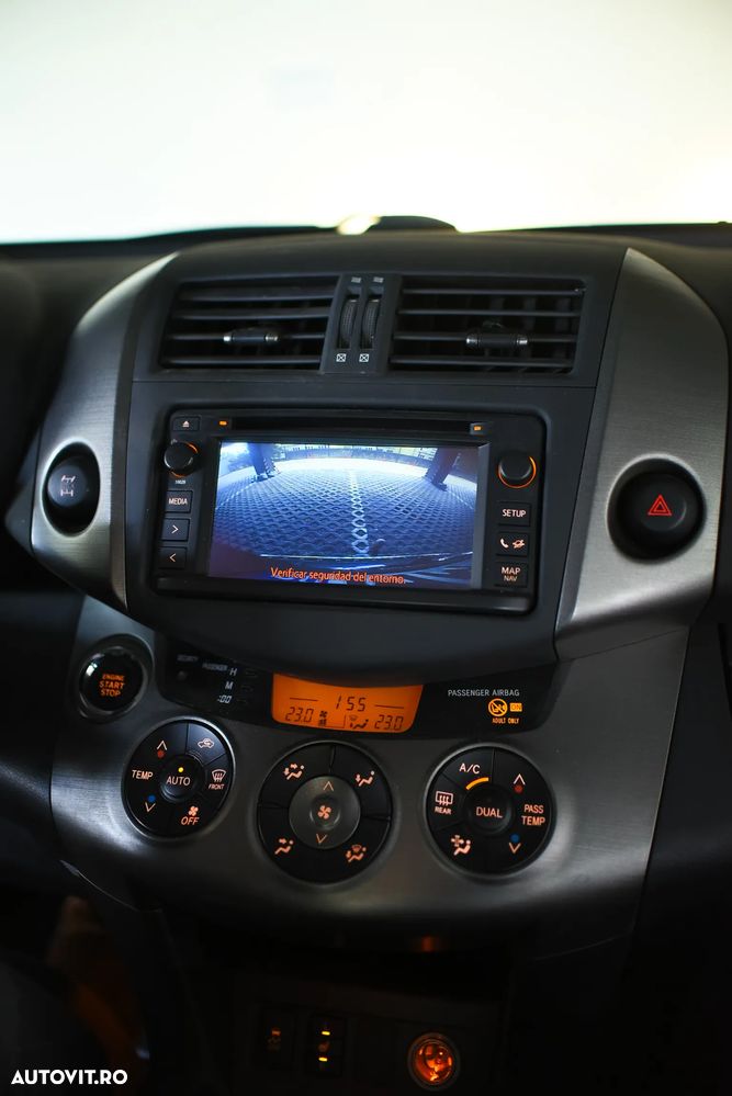 Toyota RAV4 - 9