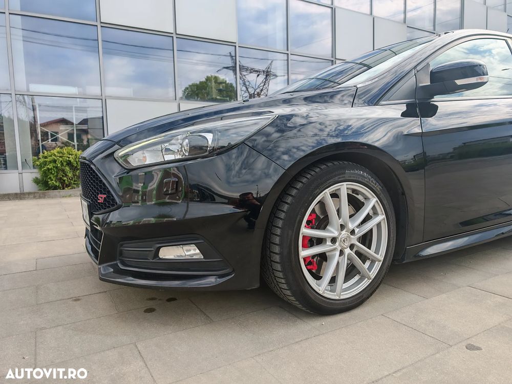 Ford Focus Powershift ST - 3