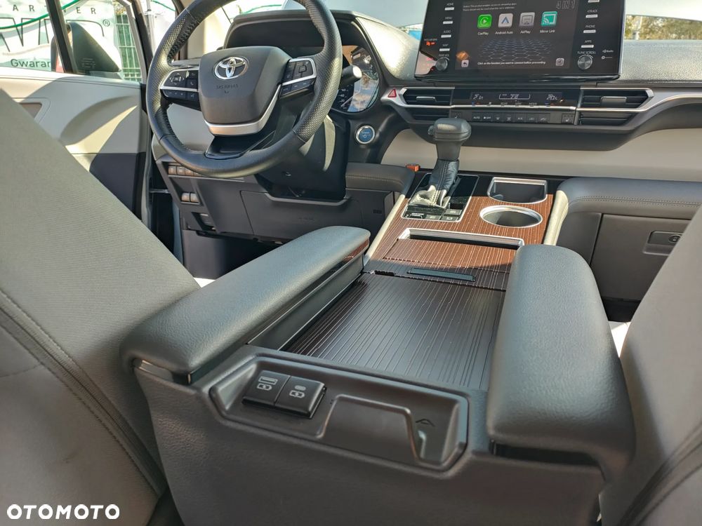 Toyota Sienna - 29