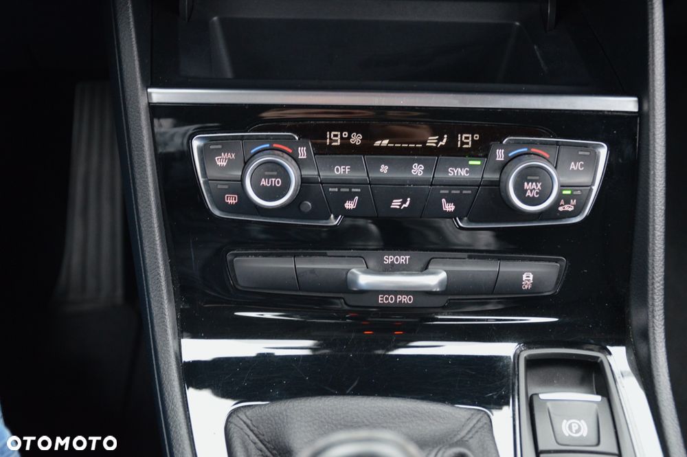 BMW Seria 2 216d Advantage - 29