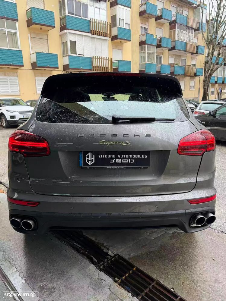 Porsche Cayenne S - 7